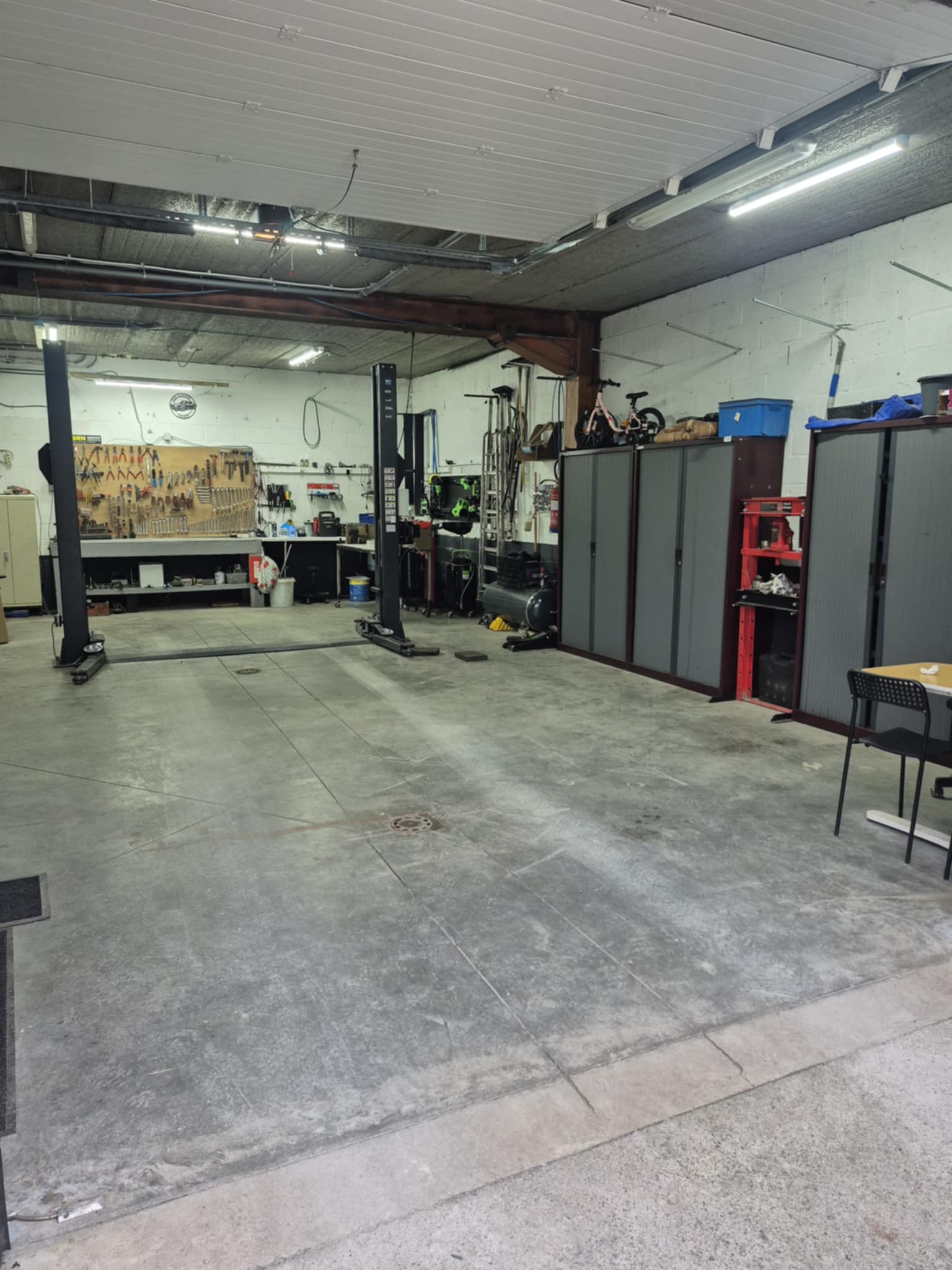 Atelier mécanique équipé BRN Service à Flémalle